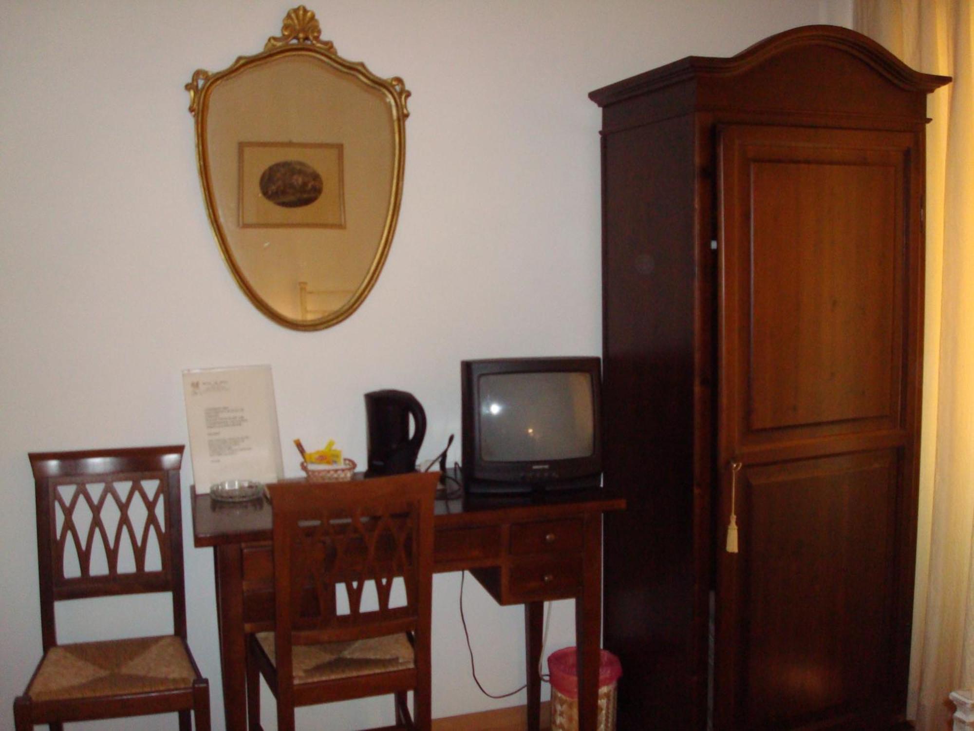 Albergo La Sfinge К'юзі Екстер'єр фото